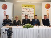 Ar preses konferenci sākusies Eiropas čempionāta kamaniņu sportā norise Siguldā