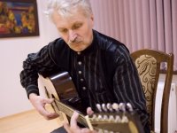 Aicina uz izstādes slēgšanas koncertu