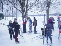Allažu skolēniem rasta iespēja distanču slēpošanai