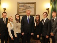 Ģimnāzijas skolēni piedalās Ēnu dienā Rīgas pilī