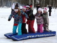 Siguldas jaunieši atbalsta Ziemas festivāla norises