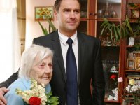 Siguldas novada pašvaldība sveic 100 gadnieci