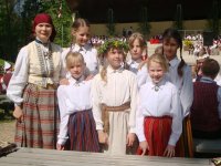 Siguldas Bērnu un jauniešu folkloras pulciņš piedalījās festivālā „Pulkā eimu, pulkā teku”