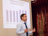 Priekšsēdētājs tiekas ar Siguldas Valsts ģimnāzijas skolēniem 