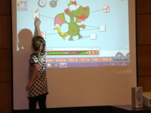 Pīlādzītī bērni demonstrēja vecākiem angļu valodas apguvi