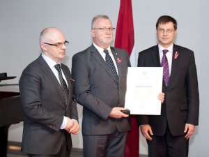 PAPILDINĀTS - Valsts svētku laikā četri novadnieki guvuši valsts atzinību