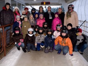 Allažu un Mores pamatskolu skolēni ar izcilām sekmēm saņem pārsteigumu – braucienu ar vučko