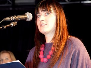 Jaunatnes darbiniece Klinta Eigenfelde saņem Izglītības un zinātnes ministrijas pateicības rakstu