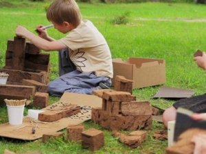 Mākslas un līdzdalības festivāla ietvaros notiks kūdras radošā darbnīca bērniem