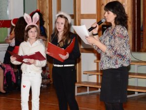 Pilsētas vidusskolā aizvadīta Jautrā balle Pasaku zemē