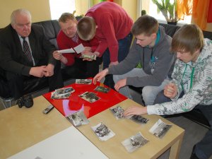 Projekta „Otrā jaunība” jaunieši tiekas ar kartinga vecmeistaru