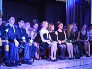 Siguldas Valsts ģimnāzijas 2012./2013.mācību gada absolventi 