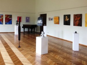 Aplūko novada un sadraudzības pilsētu mākslinieku darbu izstādi!