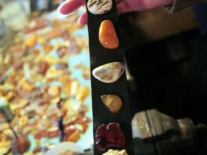 Aicina uz izstādi un sarunu „Viss par dzintaru“