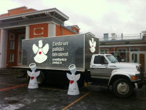 Siguldieši labdarības akcijā “Eņģeļi pār Latviju” saziedo 1679 latus