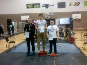 Siguldai jauns Latvijas čempions svaru stieņa spiešanā guļus