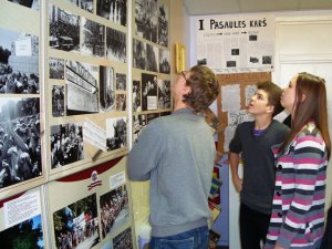 Barikāžu dienu piemiņas godināšana Siguldas Valsts ģimnāzijā