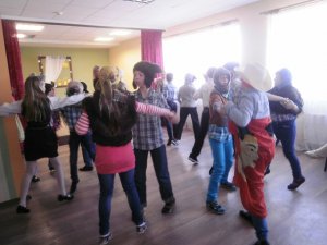 Meteņbērni viesojas Sociālajā aprūpes centrā „Allaži”