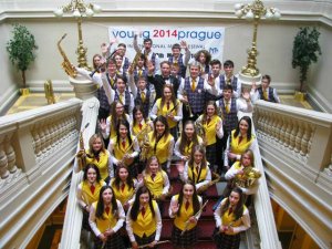 Orķestrim „Sudrabskaņa” top jauni tērpi un defilē programma