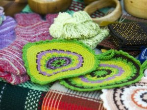 Siguldas novada Kultūras centrā skatāma rokdarbu izstāde