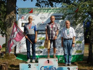 Tropiskos apstākļos norisinās sacensības orientēšanās sportā