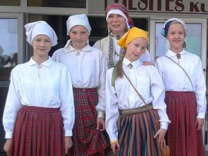 Folkloras kopa „Tiptaiņi” Allažos uzņem jaunus dalībniekus