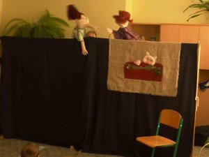 Siguldas pilsētas vidusskolā viesojās leļļu teātris no Somijas