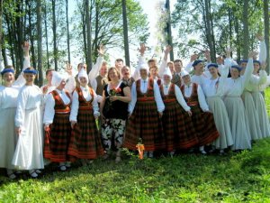 Aicina dejot Allažu pagasta deju kolektīvos