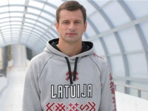 Martins Dukurs tiksies ar ģimnāzijas skolēniem