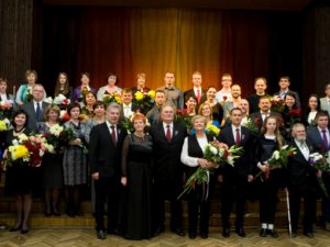 Svinīgā Valsts svētku pasākumā godināti novadnieki