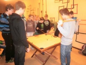 Allažu pamatskolas skolēni aizraujas ar novusa spēli