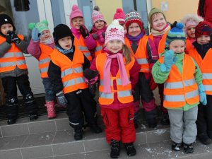  Bērnudārza „Ieviņa” audzēkņiem uzdāvina atstarojošās vestes