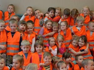 Atstarojošās vestes bērnudārza „Pīlādzītis” bērniem