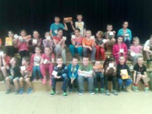 Mores skolēni sporto kopā ar Amatas novada skolām