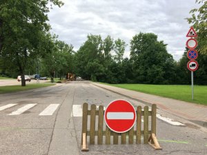 Uzsākti asfalta seguma atjaunošanas darbi Pils un Cēsu ielās - noteikti satiksmes ierobežojumi