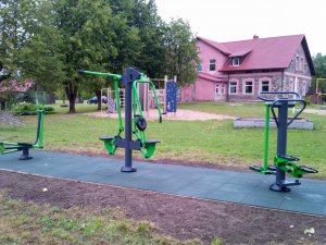 Morē izveidots āra trenažieru laukums