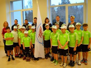 Laurenču sākumskolā atklāts projekts „Sporto visa klase”