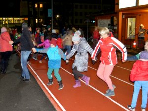 Laurenču sākumskola Latvijas dzimšanas dienu atzīmē ar danču vakaru