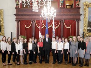 Konkursa „Kas notiek?” uzvarētāji tiekas ar Valsts prezidentu Raimondu Vējoni