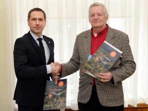 Parakstīts līgums par XXIV Starptautisko Siguldas Opermūzikas svētku rīkošanu 