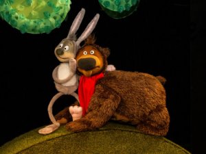 Leļļu teātra izrāde „Kur ņemt vienu apkampienu?”