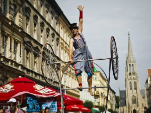 Siguldas novada svētkos uzstāsies Prāgas ielu teātris „V.O.S.A.”