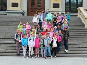 Noslēgusies mākslas nometne „Mākslas meklējumi dabas stihijās”