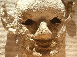 Masku gatavošana papīrmākslas darbnīcā „Viktora vēstules”