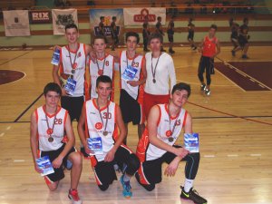 Siguldiešiem sudraba medaļas A.Kraukļa piemiņas turnīrā basketbolā