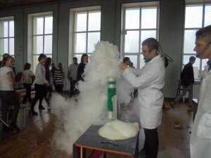 Siguldas pilsētas vidusskolā viesojas zinātniskais teātris „Laboratorium”