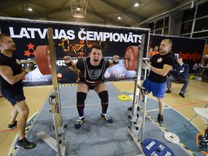 Noslēdzies Latvijas čempionāts klasiskajā spēka trīscīņā