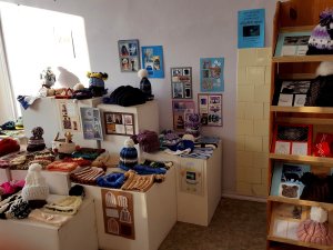  Siguldas Valsts ģimnāzija aicina uz rokdarbu izstādi „pIELAIKO cepuri!”