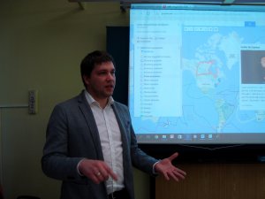 Novada skolotāji piedalās metodisko darbu skatē