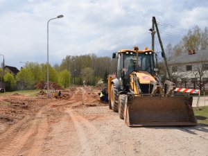 Uzsākta grantētās Paparžu ielas pārbūve par asfaltseguma ielu